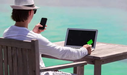 Vacances (dé)connectées : arriverez-vous à laisser votre mobile de côté ?